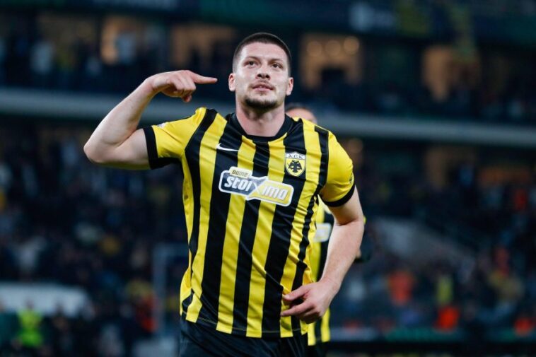 Jović ne staje! Srbin pogodio u borbi za prvi trofej sezone