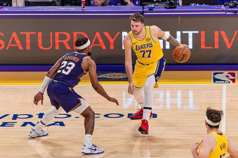 Istorijska prodaja u NBA: Lejkersi promenili vlasnike za više od 12 milijardi dolara! Istorijska prodaja u NBA: Lejkersi promenili vlasnike za više od 12 milijardi dolara!