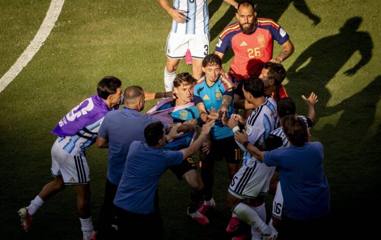 Paredes najviše nadrljao: FIFA žestoko kaznila Argentince zbog tuče sa Špancima