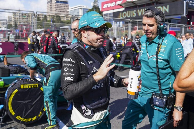 Alonso prelomio: Ostaje u Formuli 1, Aston Martin potvrdio vozače za narednu sezonu Alonso prelomio: Ostaje u Formuli 1, Aston Martin potvrdio vozače za narednu sezonu
