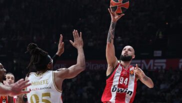 Olimpijakosu derbi u Kaunasu, Efes slavio pred dolazak u Beograd