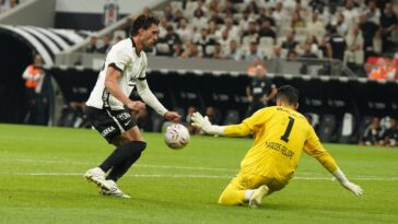 Liga Evrope: Bešiktašu derbi večeri – Tadić nekada držao čas fudbala u Torinu, sada ispraćen “petardom”, Zvezdin dželat pokazao koliko (ne) može